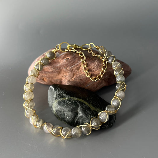 Verdandi Bracelet Woven Gold Wire Choice of Stone (6mm)